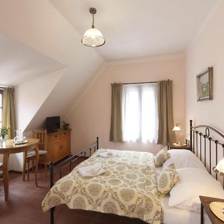 Hotel Penzion Na 15. Poledniku à Jindřichův Hradec Extérieur photo