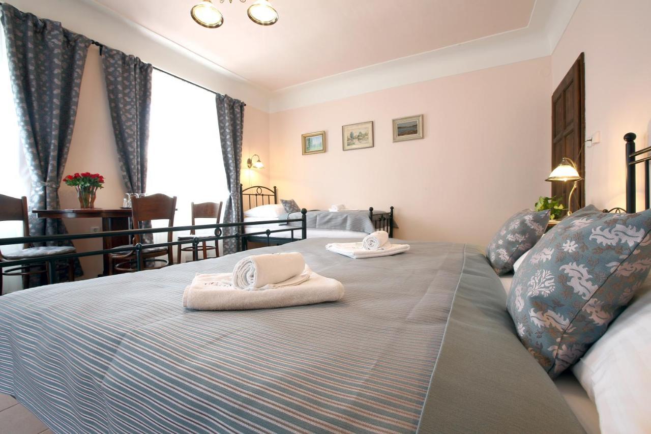 Hotel Penzion Na 15. Poledniku à Jindřichův Hradec Extérieur photo