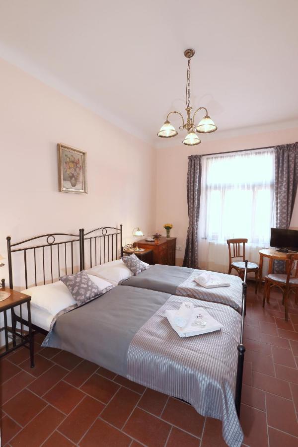 Hotel Penzion Na 15. Poledniku à Jindřichův Hradec Extérieur photo