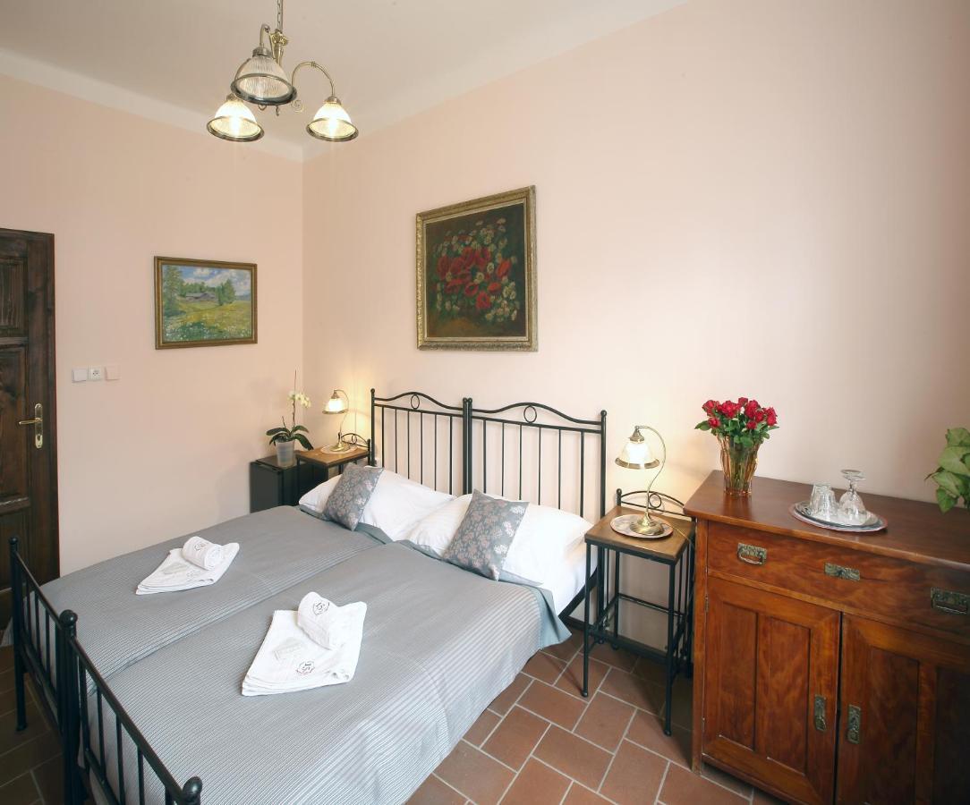 Hotel Penzion Na 15. Poledniku à Jindřichův Hradec Extérieur photo
