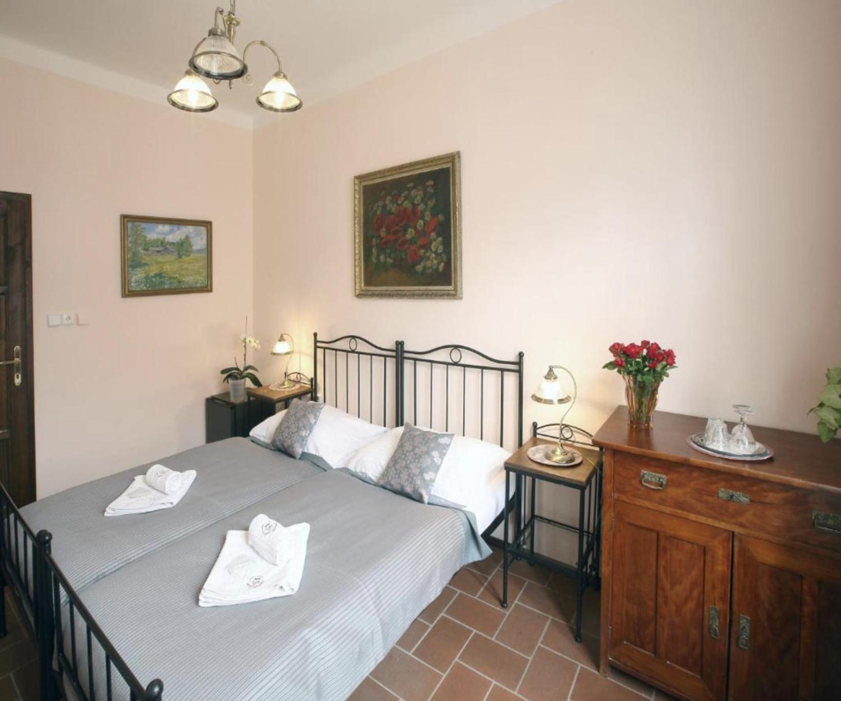 Hotel Penzion Na 15. Poledniku à Jindřichův Hradec Extérieur photo
