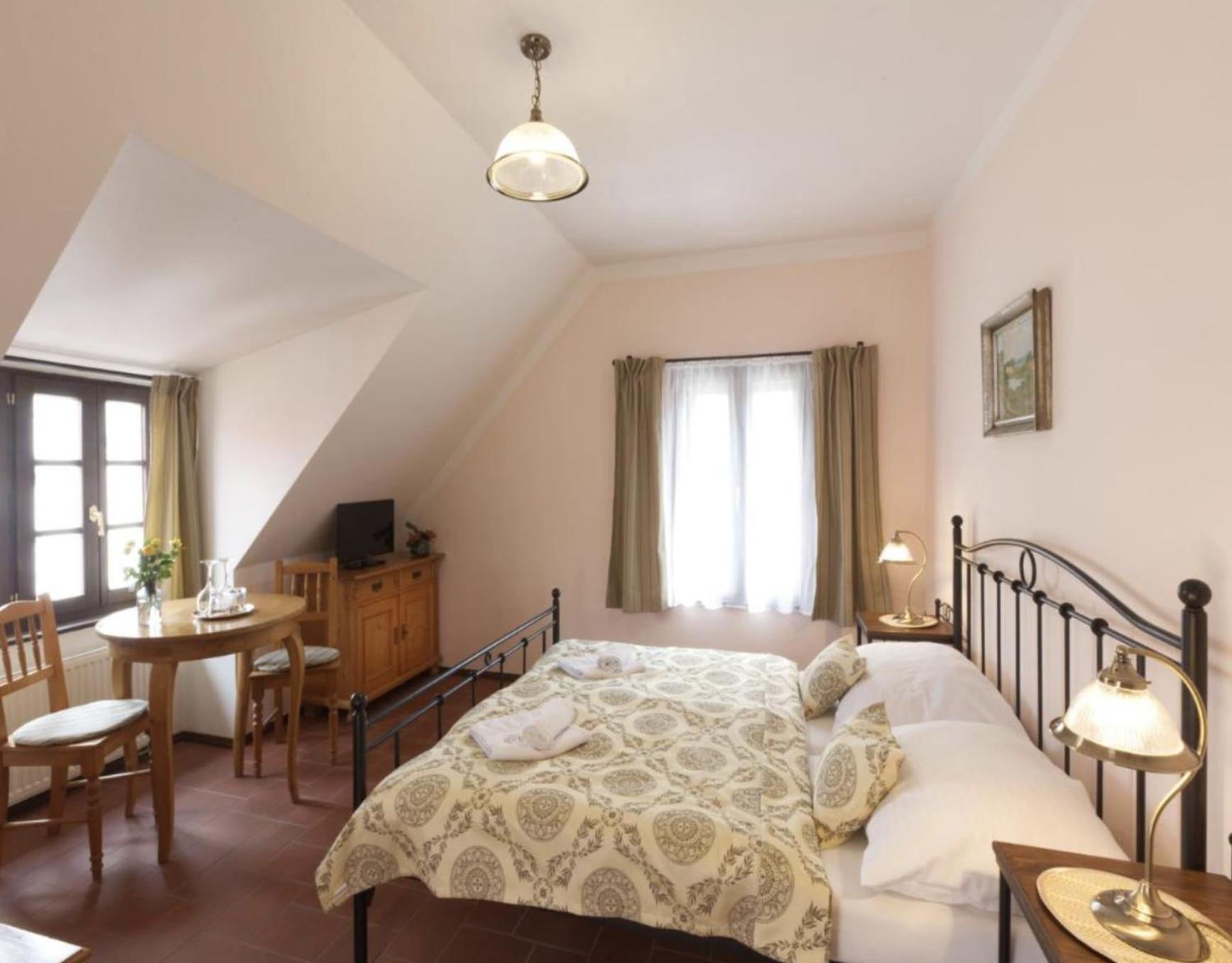 Hotel Penzion Na 15. Poledniku à Jindřichův Hradec Extérieur photo